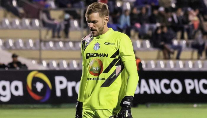Javier Burrai, Macará