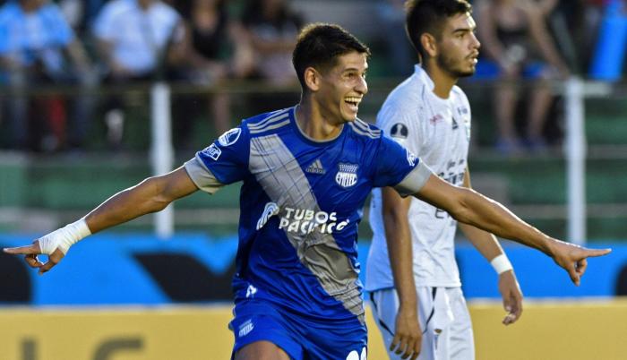Figura. Facundo Barceló, atacante uruguayo de Emelec, marcó dos goles en Bolivia.