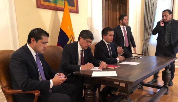 previo a la rueda de prensa