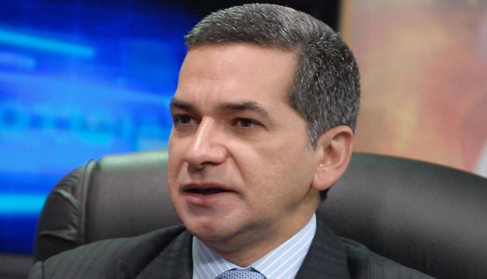 El exsecretario de Comunicación, Fernando Alvarado, huyó del país el pasado sábado.