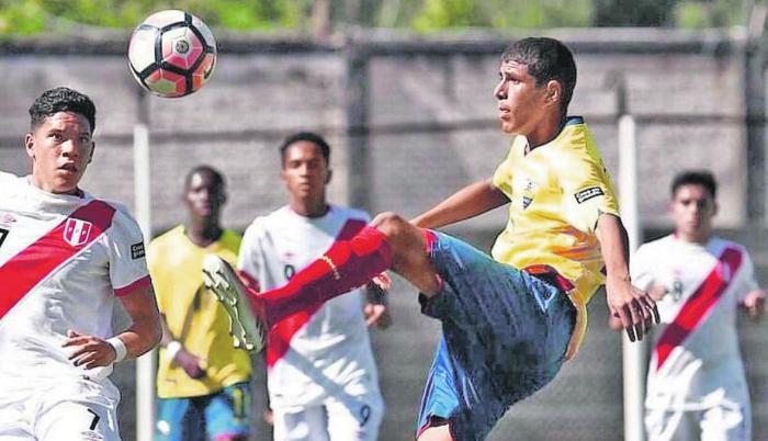 Piero+Martin+Hincapié+Fútbol