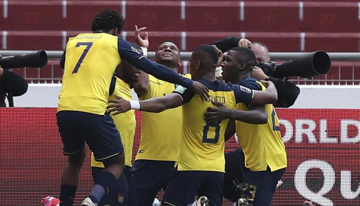 Ecuador's players cel (32621837)