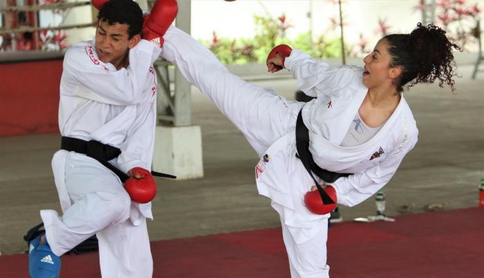 Jacqueline Factos karate Ecuador