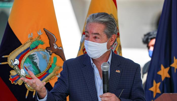 ministro de salud 24