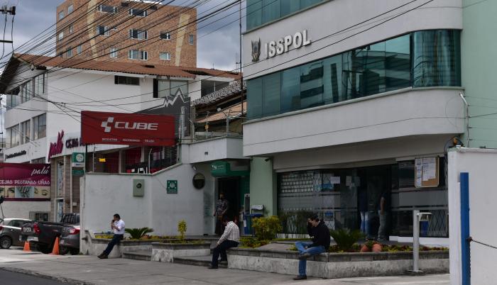 isspol+fachada