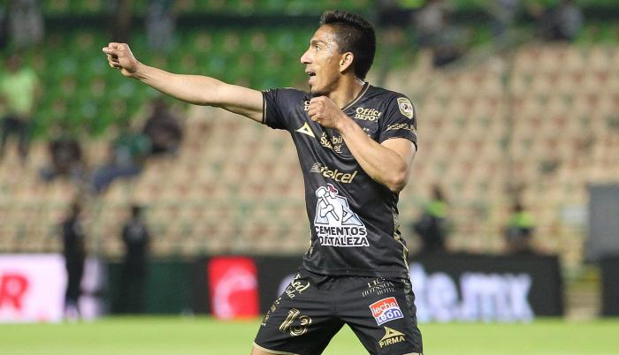 Ángel-Mena-León