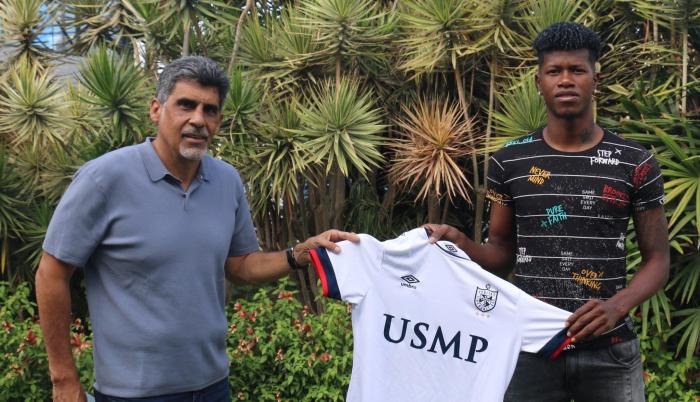 JOSÉ-HURTADO-DEFENSA-EMELEC-SAN-MARTÍN