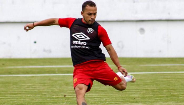 Édison-Vega-jugador-Aucas