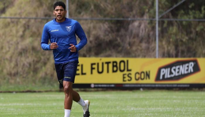 Erick-Ferigra-defensa-Ecuador