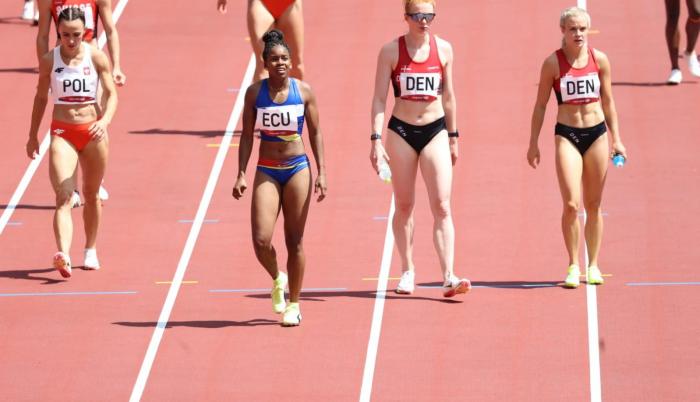 El equipo femenino de atletismo consiguió récord nacional.