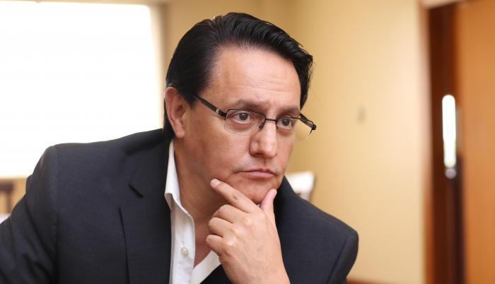 FERNANDO VILLAVICENCIO (6860297)