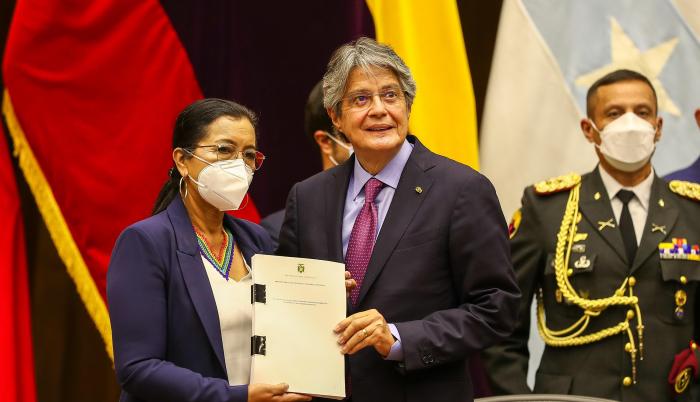 El presidente de Ecuador, Guillermo Lasso, y la presidenta de la Asamblea Nacional, Guadalupe Llori (i), en una fotografía de archivo.