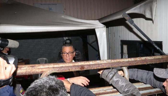 JORGE GLAS LLEGA A CAR (8236981)