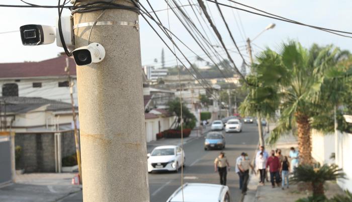 CAMARA DE SEGURIDAD UR (8675005)