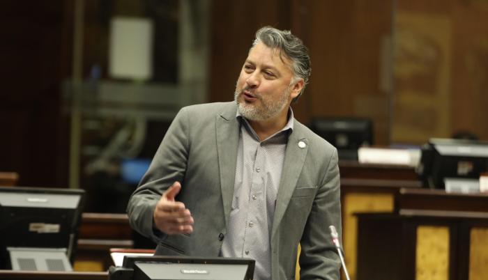 MARLON-CADENA-EN-LA-ASAMBLEA-NACIONAL IZQUEIRDA DEMOCRATICA