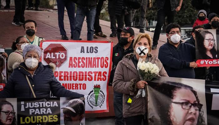 Familiares y amigos de la periodista asesinada Lourdes Maldonado