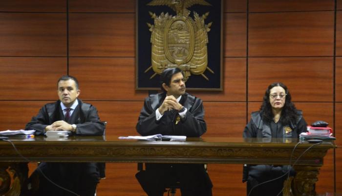 TRIBUNAL SINGUE