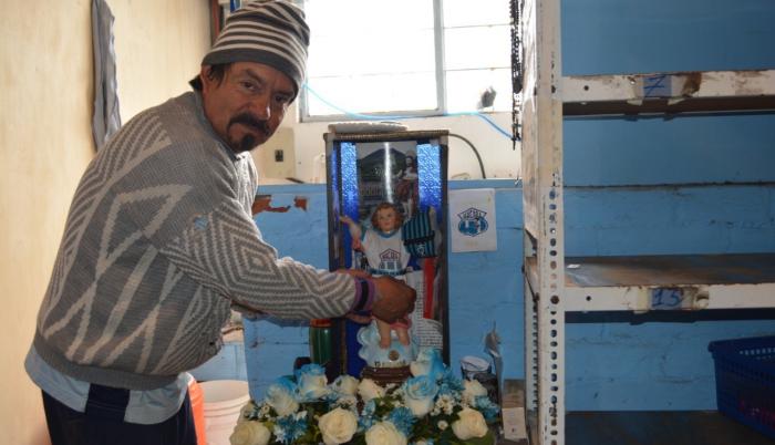macará en manos del divino niño