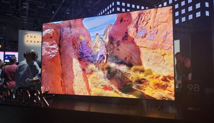 La resolución 8K comienza a ponerse a la moda y el Q900FN QLED de Samsung se lleva las miradas en el CES