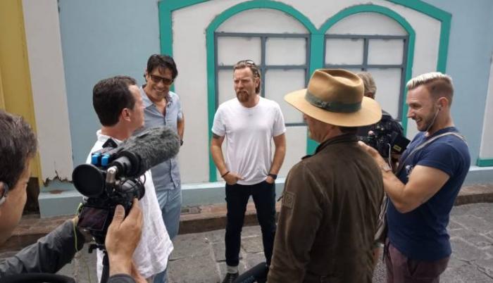 Ewan McGregor recorrió zonas turísticas como Las Peñas tras su llegada a Guayaquil. En la imagen, junto al también actor guayaquileño Andrés Crespo.