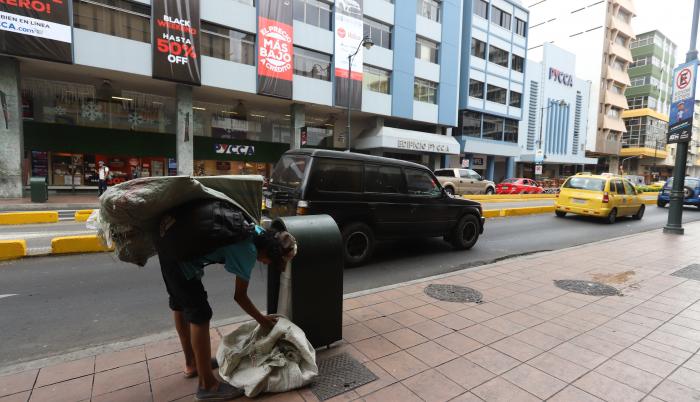 centro de guayaquil basura ruido 9 de Octubre