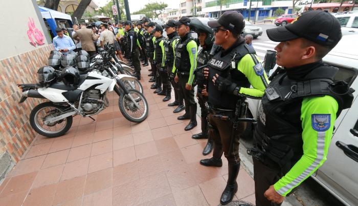 Policías, Urdesa