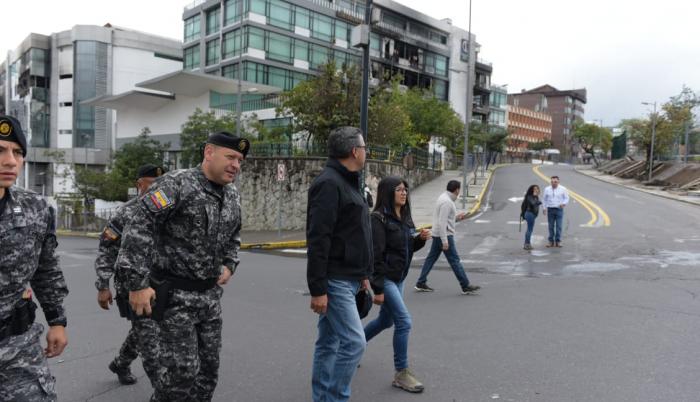 fiscalia analiza incendio de edificio contraloria