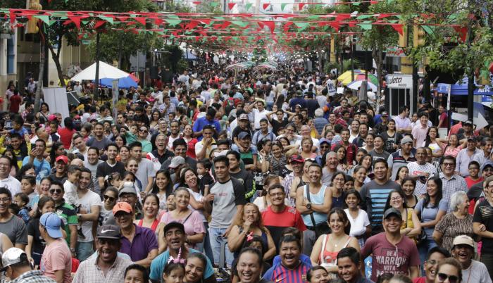 CALLE NUEVE DE OCTUBR (30764042)