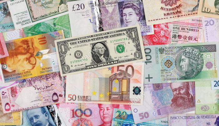 dinero monedas billetes