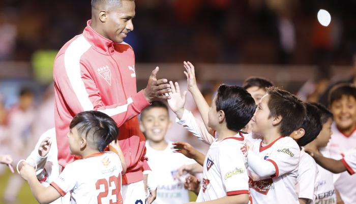 ANToNIO VALENCIA