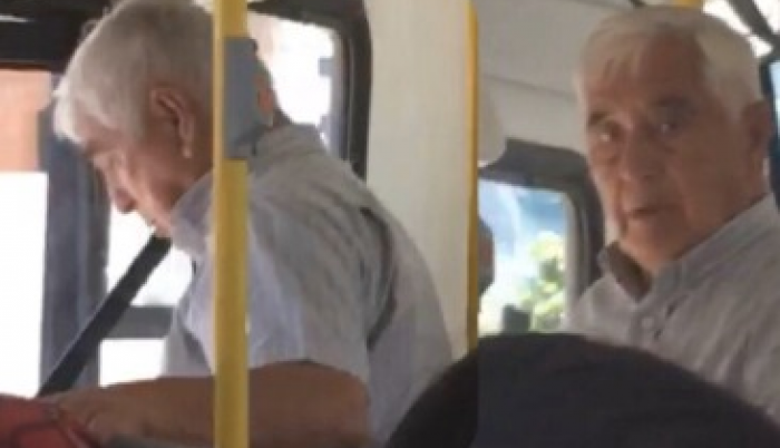 Perú. Policía busca a anciano que se masturbó frente a una joven en un bus.