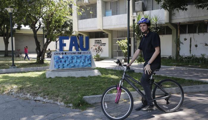 docente en bici