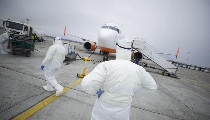 Coronavirus, jueves 20 de febrero. Avión con ecuatorianos llega a Ucrania.