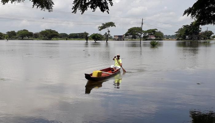 RECINTOS DE DAULE AISLADOS Y SOLO EN CANOAS SE SALE
