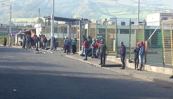 indigenas buscando trabajo