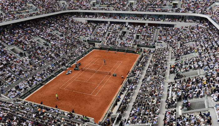 Tenis suspendido