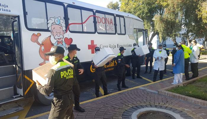 POLICÍA DONA SANGRE