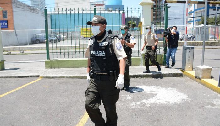 POLICÍAS