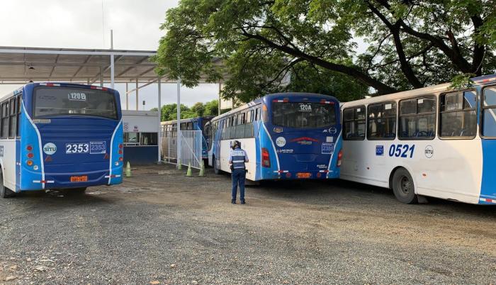BUSES