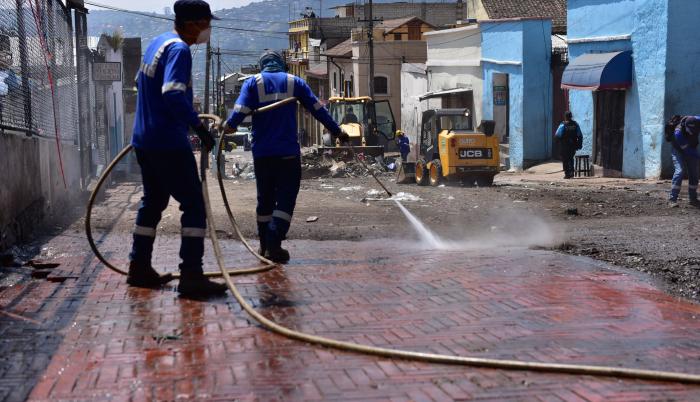 LIMPIEZA EN QUITO, CORONAVIRUS