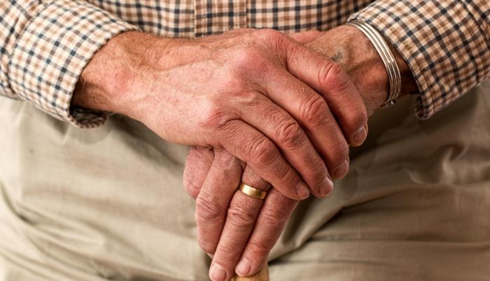 hands-981400_1920