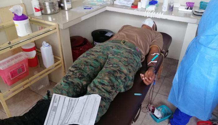 MILITARES DONAN SANGRE