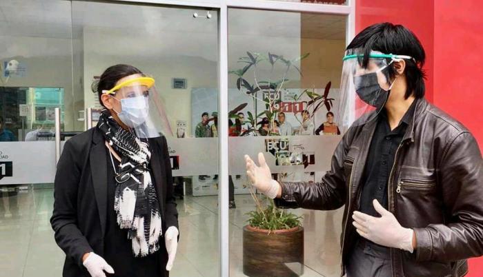 En Loja crean mascarillas 3D para frenar contagios de coronavirus. Tema: Freddy Inga.