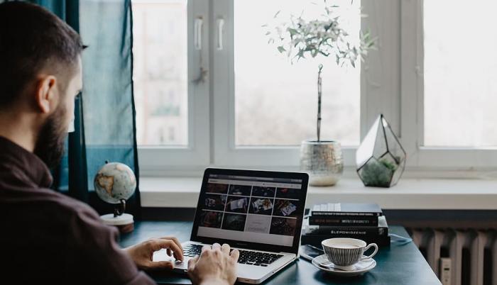 coffee-cup-of-coffee-cup-desk