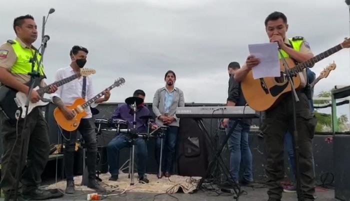 ASI CANTARON
