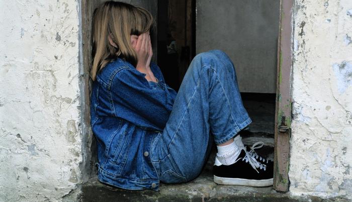 niña triste