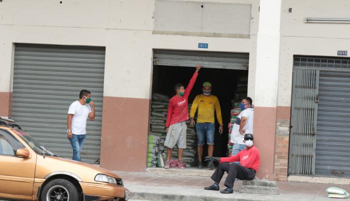 Negocios a media llave