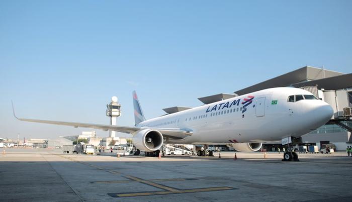latam referencial avion