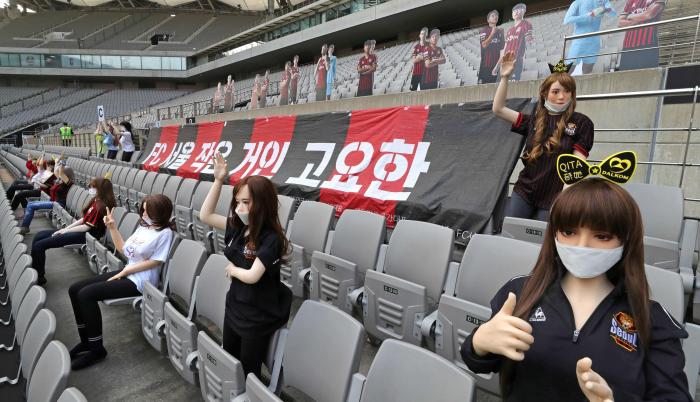 Muñecas-sexuales-fútbol-Corea
