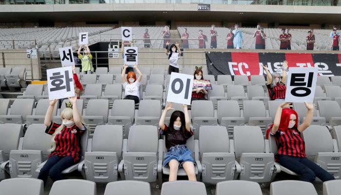 Muñecas-sexuales-fútbol-Corea
